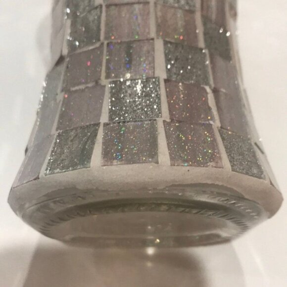 🪞✨ Iridescent Silver & Grey Mosaic Glass Toothbrush Holder - Picture 5 of 8